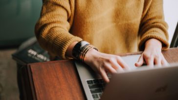 woman-typing-on-laptop